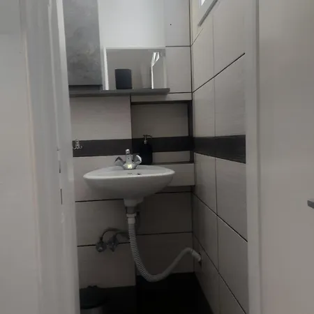 Anemela Basic Apartman