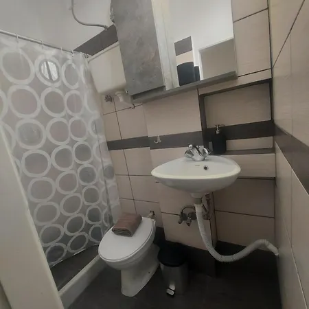 Anemela Basic Apartment