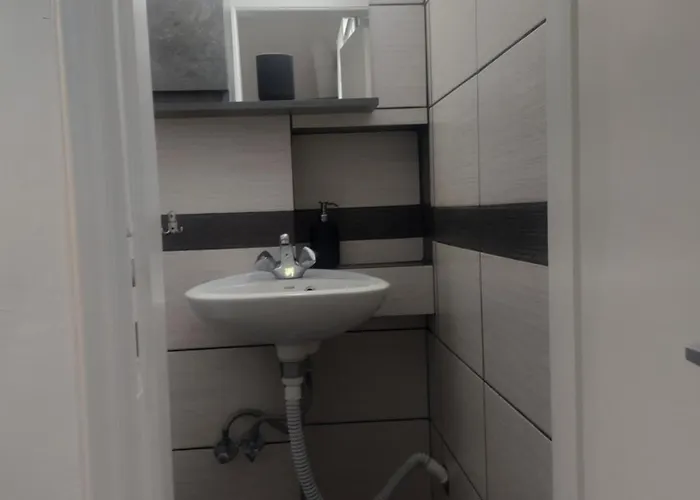 Anemela Basic Lejlighed